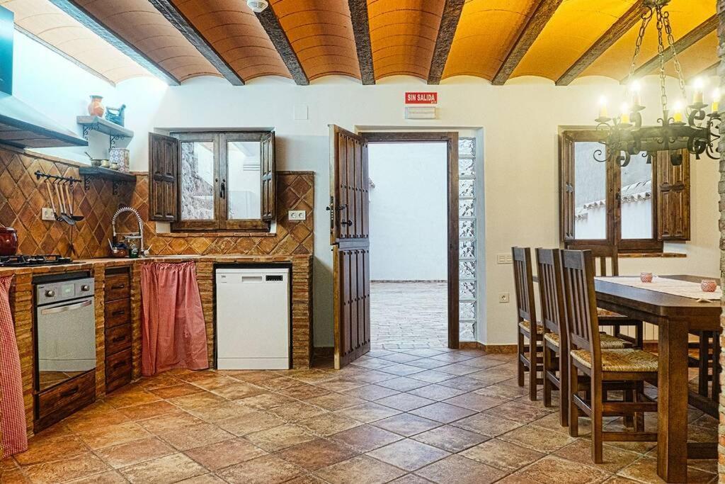 Casa Rural El Tranco Del Lobo Casas de Ves Exterior foto