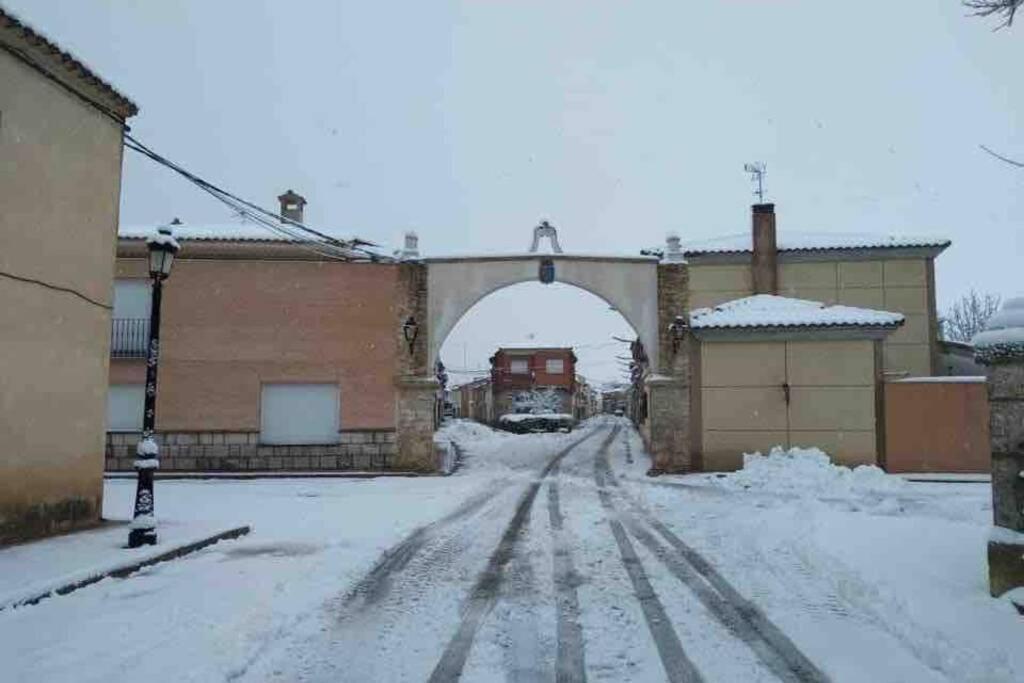 Casa Rural El Tranco Del Lobo Casas de Ves Exterior foto