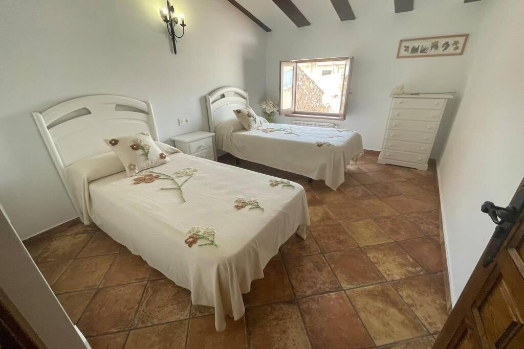 Casa Rural El Tranco Del Lobo Casas de Ves Exterior foto