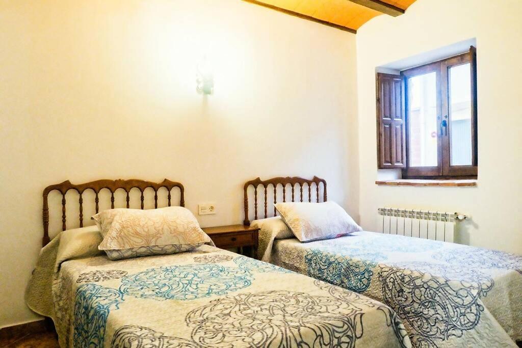 Casa Rural El Tranco Del Lobo Casas de Ves Exterior foto